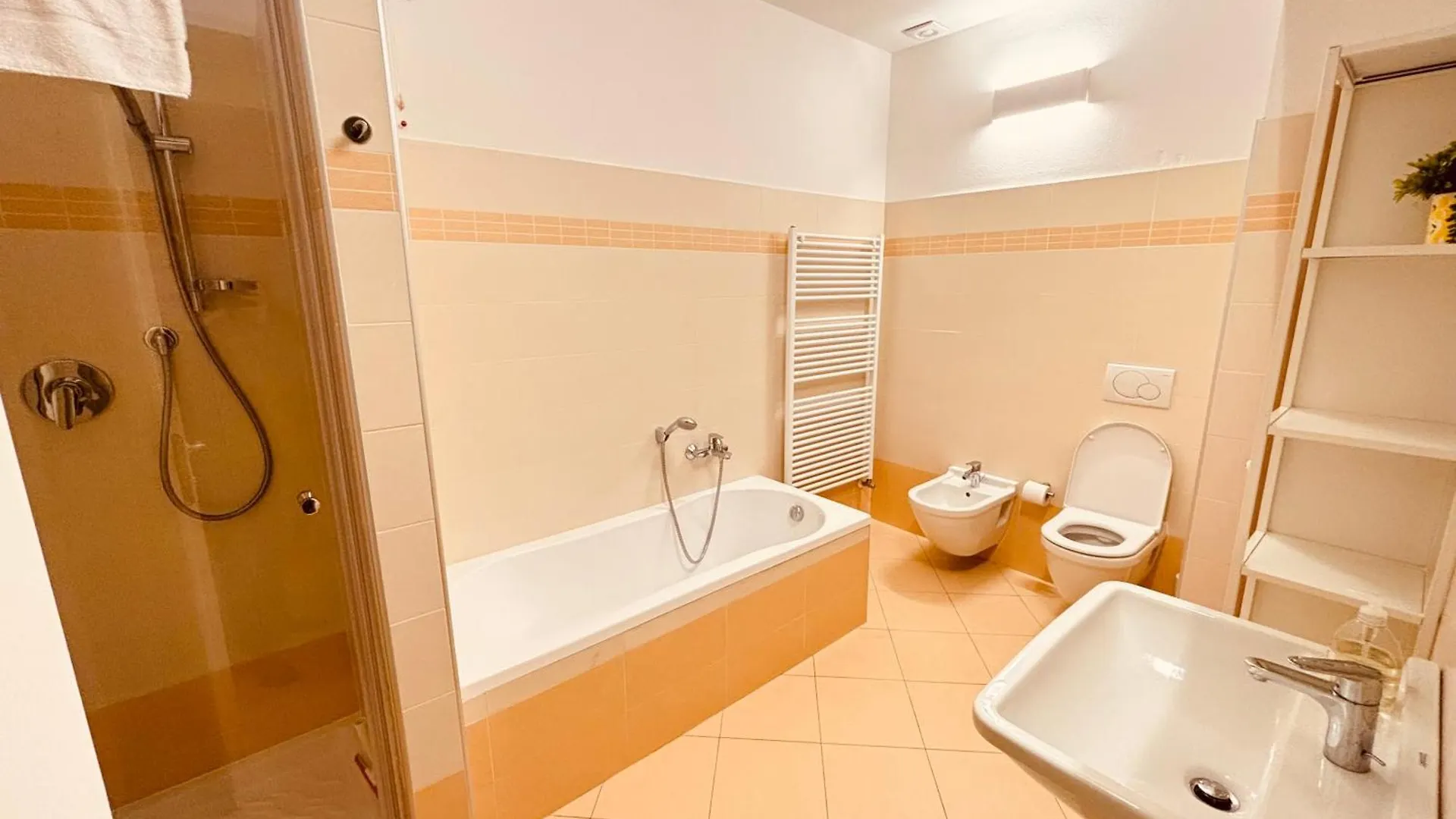 Lago Villa Zen - Apartment With Jacuzzi, Panoramic Views Lenno Włochy